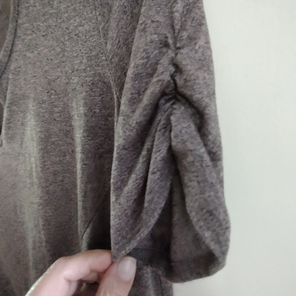 EUC Apt 9 Gray Rose Gold Women's Top Shirt With Silver Embellishment SMALL - Picture 4 of 7